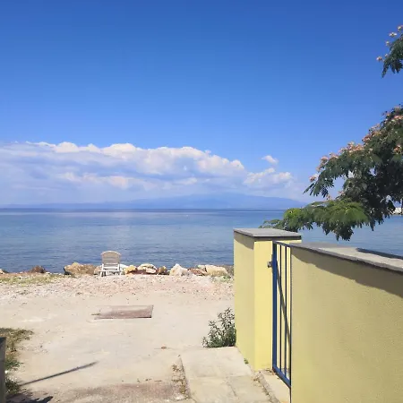 The Yellow House By The Sea Skála Kallirákhis