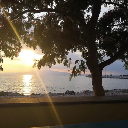 Hébergement de vacances The Yellow House By The Sea