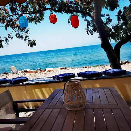 Hébergement de vacances The Yellow House By The Sea *
